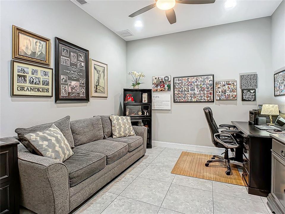 待售: $750,000 (4 贝兹, 3 浴室, 2625 平方英尺)