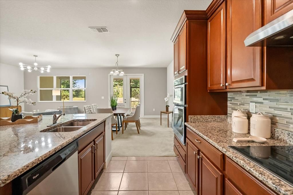 На продажу: $530,000 (3 спален, 2 ванн, 2566 Квадратных фут)