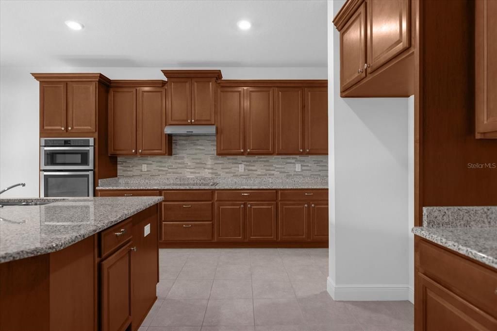 На продажу: $530,000 (3 спален, 2 ванн, 2566 Квадратных фут)