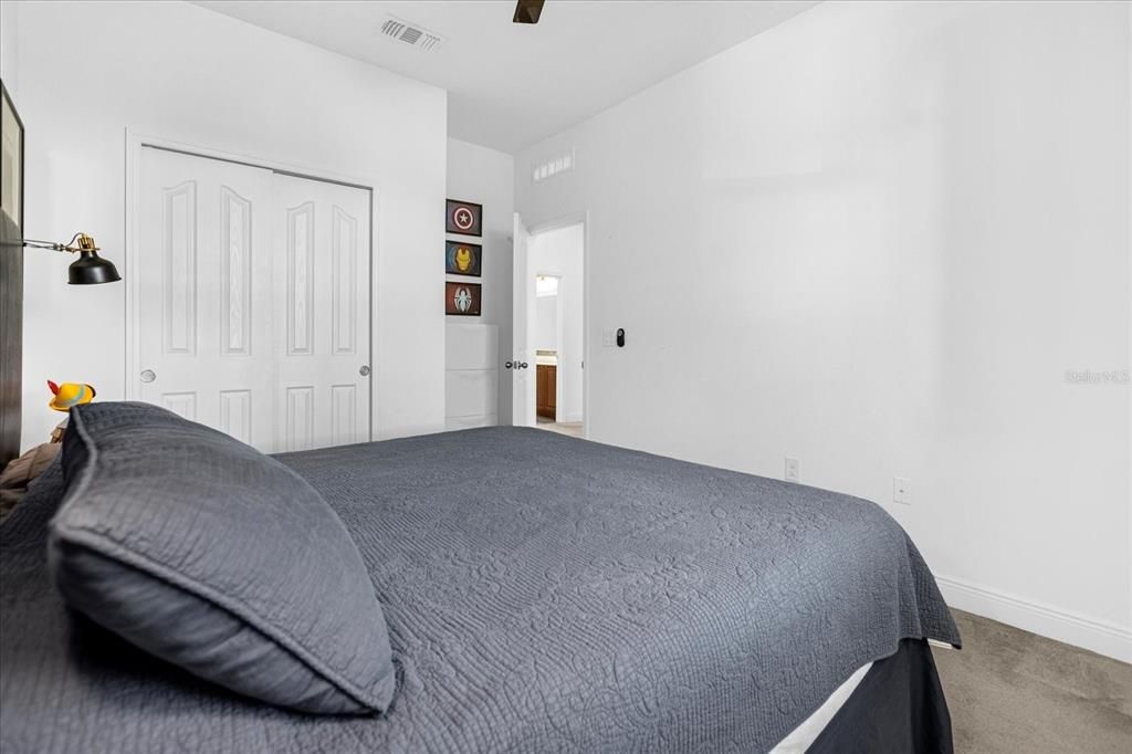 На продажу: $530,000 (3 спален, 2 ванн, 2566 Квадратных фут)