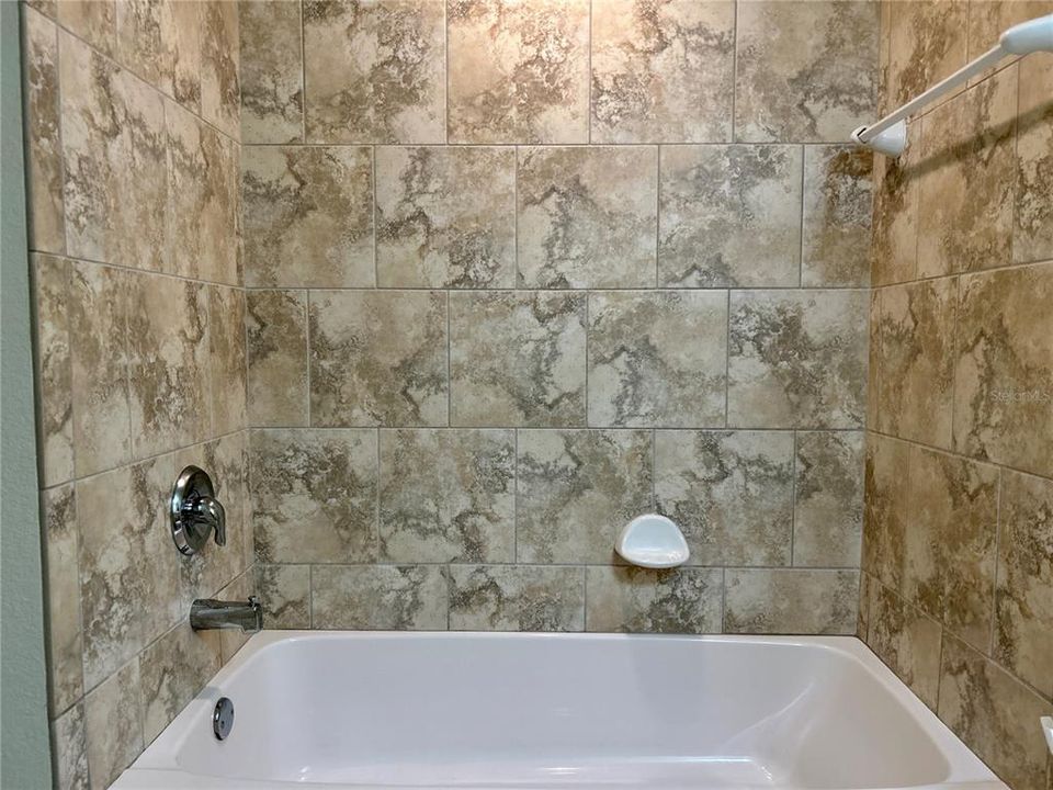 В аренду: $1,275 (2 спален, 2 ванн, 13332 Квадратных фут)