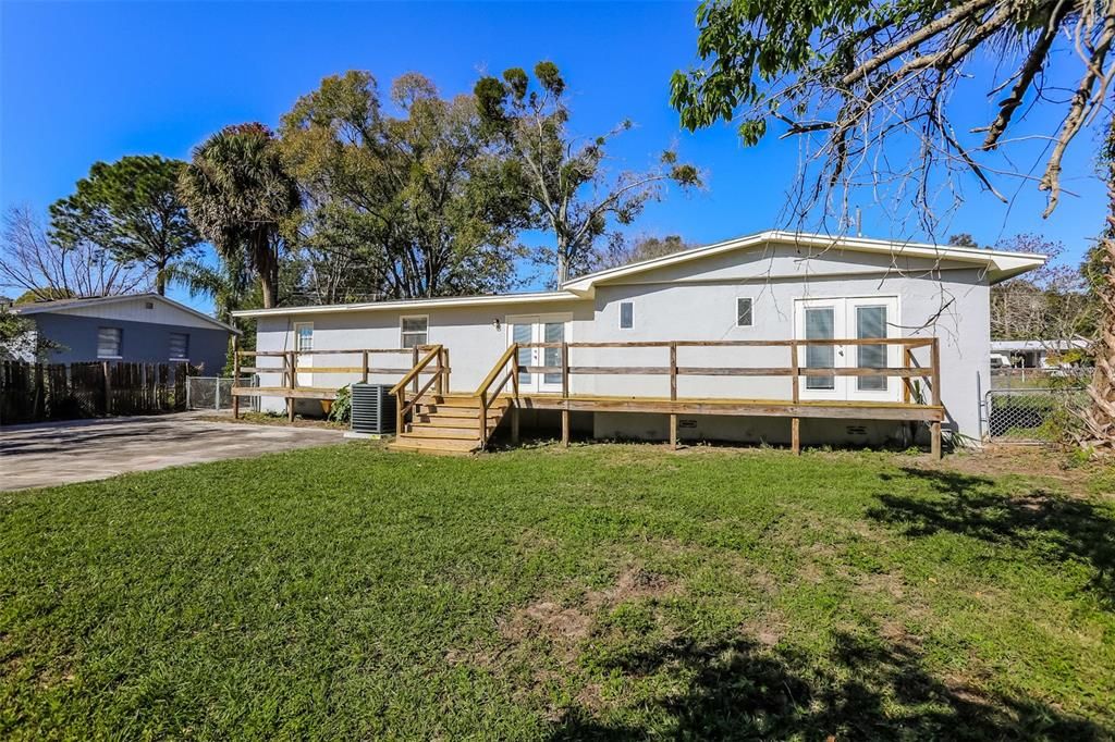 出租: $2,210 (5 贝兹, 2 浴室, 1710 平方英尺)