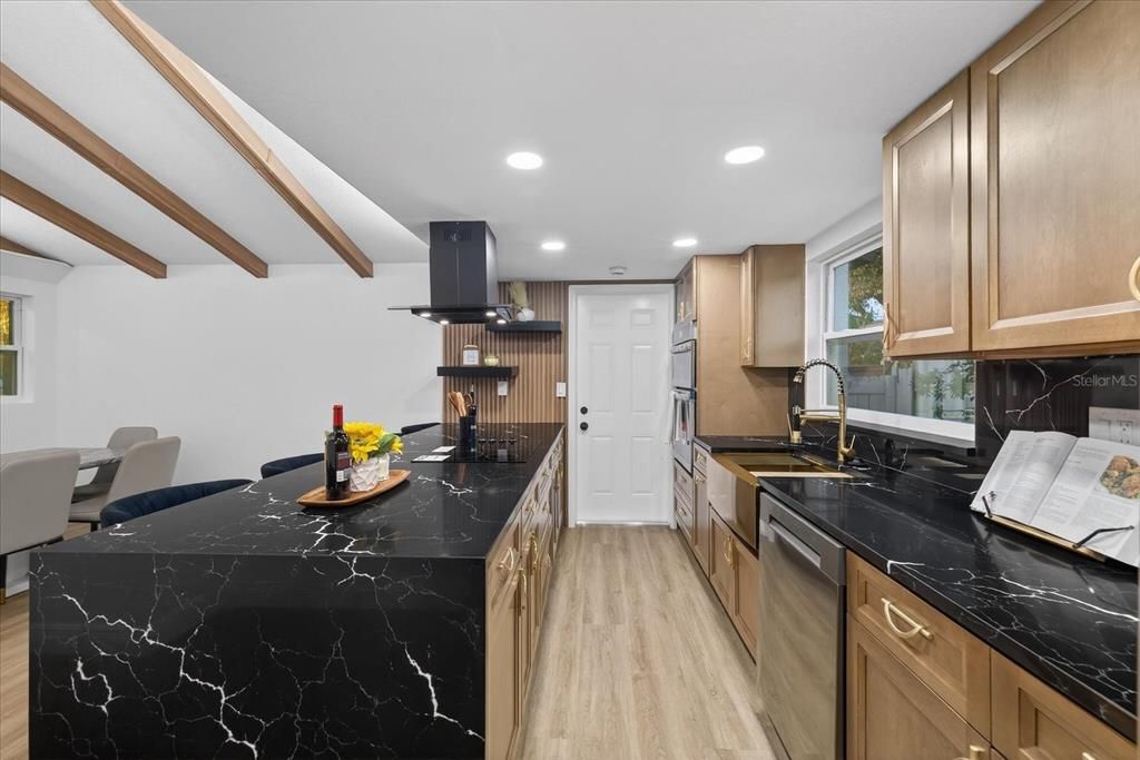 На продажу: $485,000 (3 спален, 2 ванн, 1614 Квадратных фут)