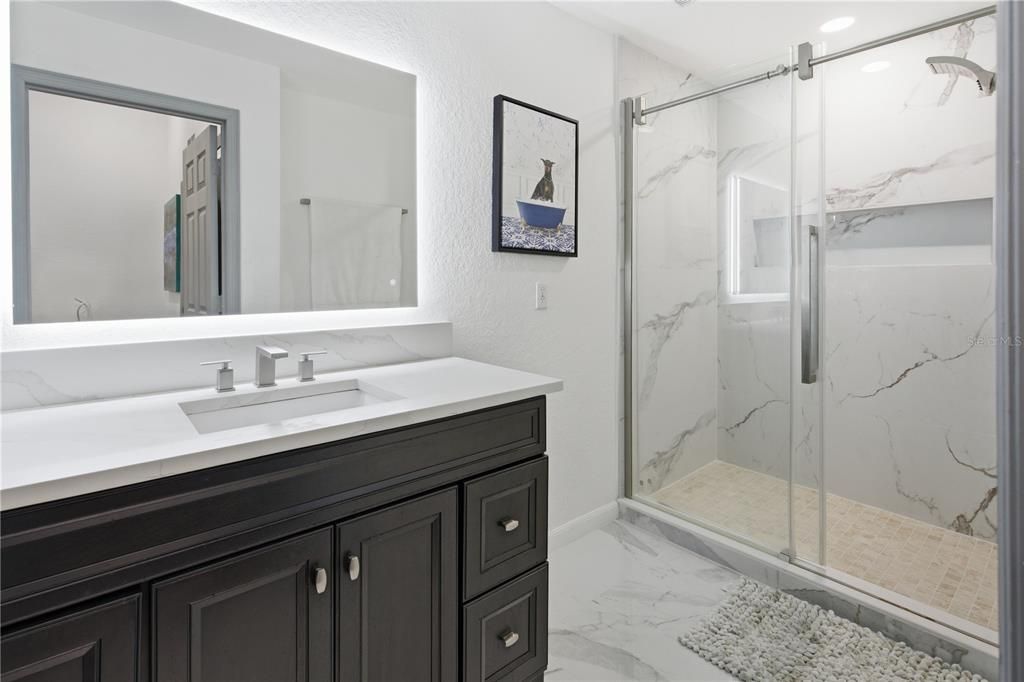 待售: $295,000 (2 贝兹, 2 浴室, 1546 平方英尺)