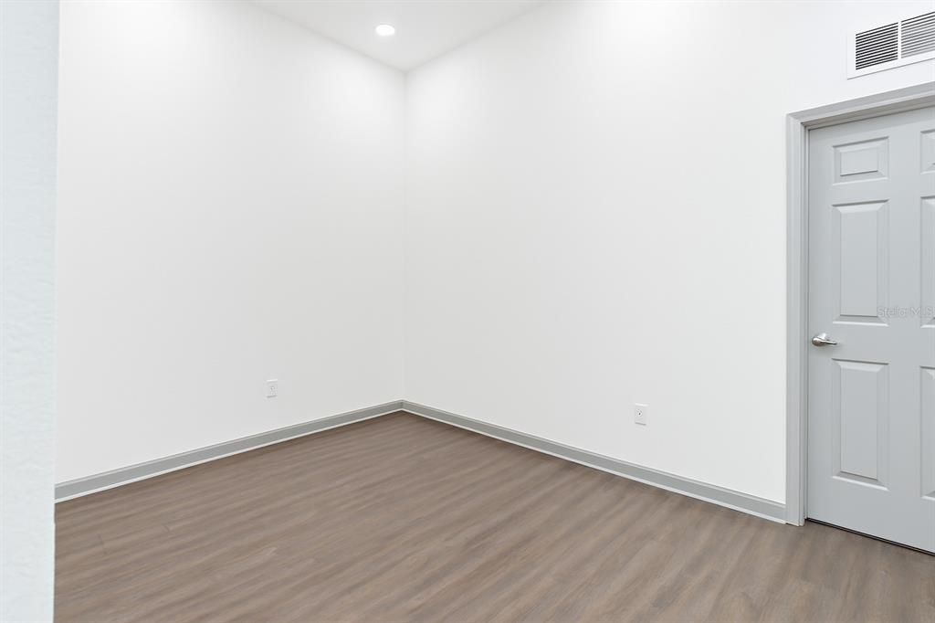 待售: $295,000 (2 贝兹, 2 浴室, 1546 平方英尺)