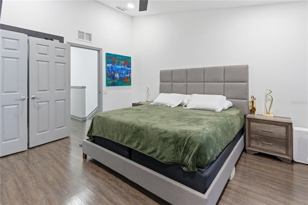 待售: $295,000 (2 贝兹, 2 浴室, 1546 平方英尺)