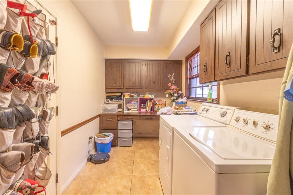 En Venta: $575,000 (5 camas, 3 baños, 2060 Pies cuadrados)