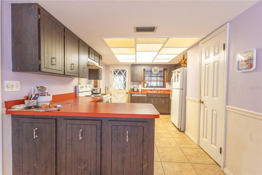 En Venta: $575,000 (5 camas, 3 baños, 2060 Pies cuadrados)