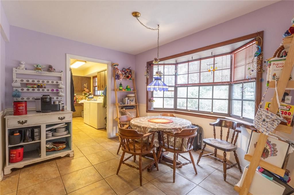 En Venta: $575,000 (5 camas, 3 baños, 2060 Pies cuadrados)