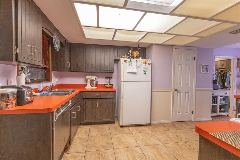 En Venta: $575,000 (5 camas, 3 baños, 2060 Pies cuadrados)