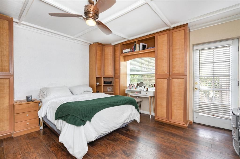 待售: $425,000 (4 贝兹, 3 浴室, 2100 平方英尺)