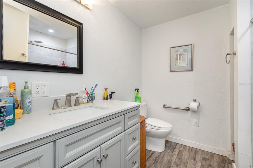 待售: $425,000 (4 贝兹, 3 浴室, 2100 平方英尺)