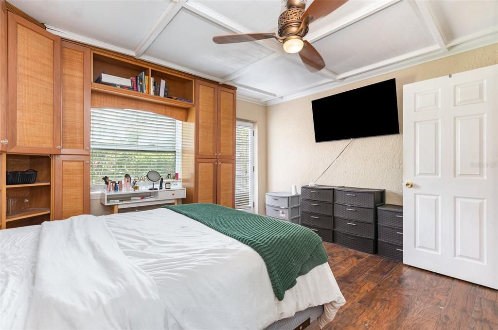 待售: $425,000 (4 贝兹, 3 浴室, 2100 平方英尺)