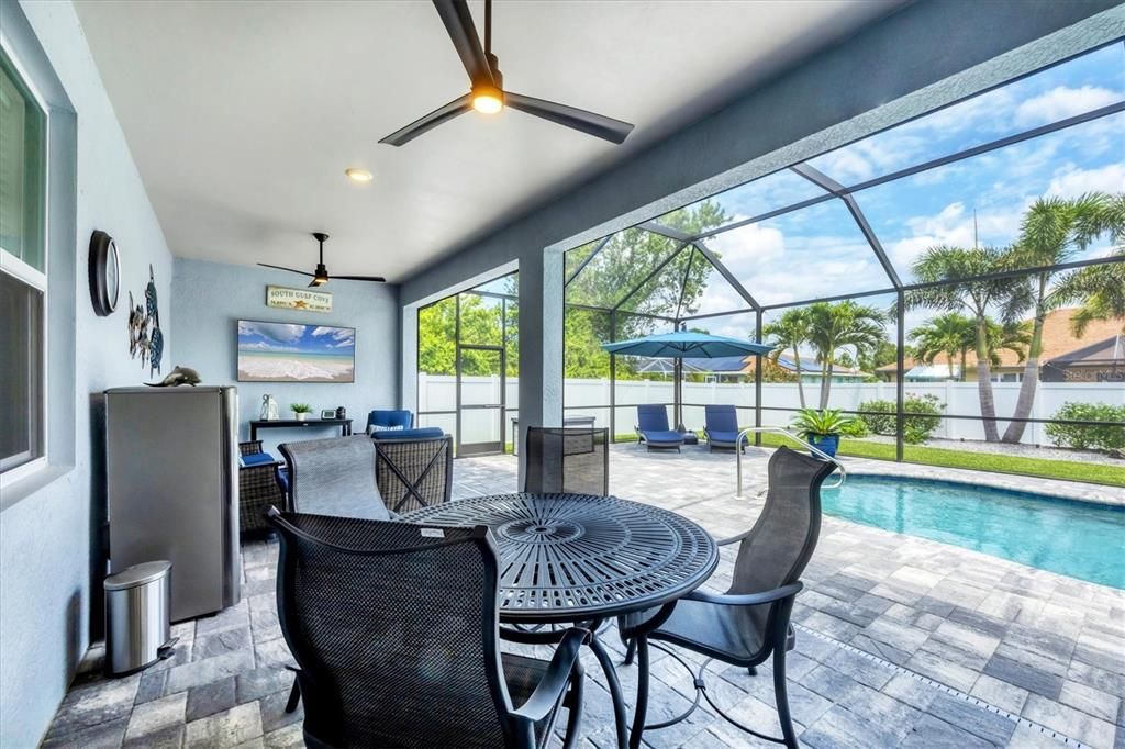 На продажу: $498,000 (3 спален, 2 ванн, 1992 Квадратных фут)