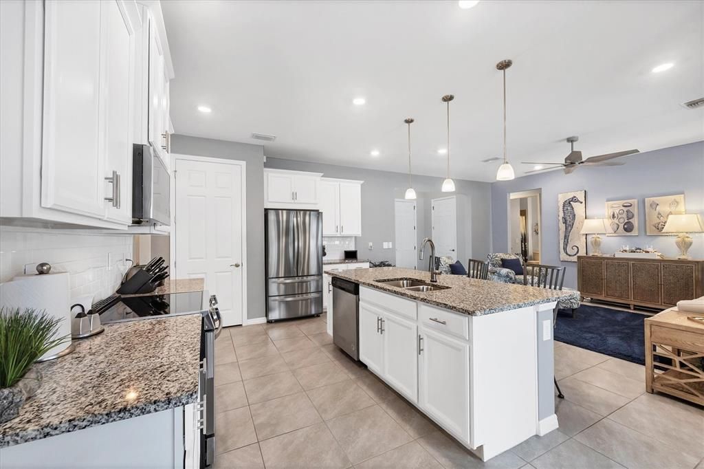 На продажу: $498,000 (3 спален, 2 ванн, 1992 Квадратных фут)