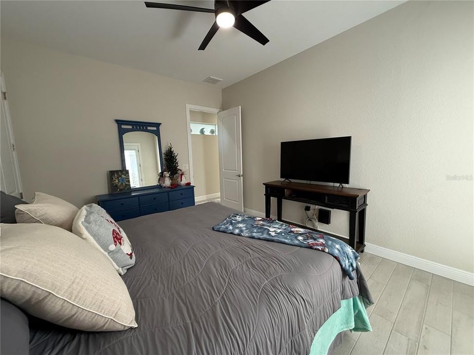 待售: $509,000 (2 贝兹, 1 浴室, 1595 平方英尺)