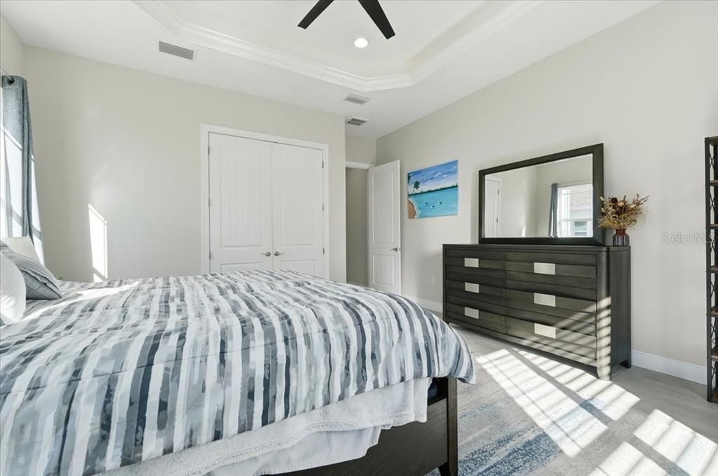 Active With Contract: $499,000 (2 beds, 1 baths, 1595 Square Feet)