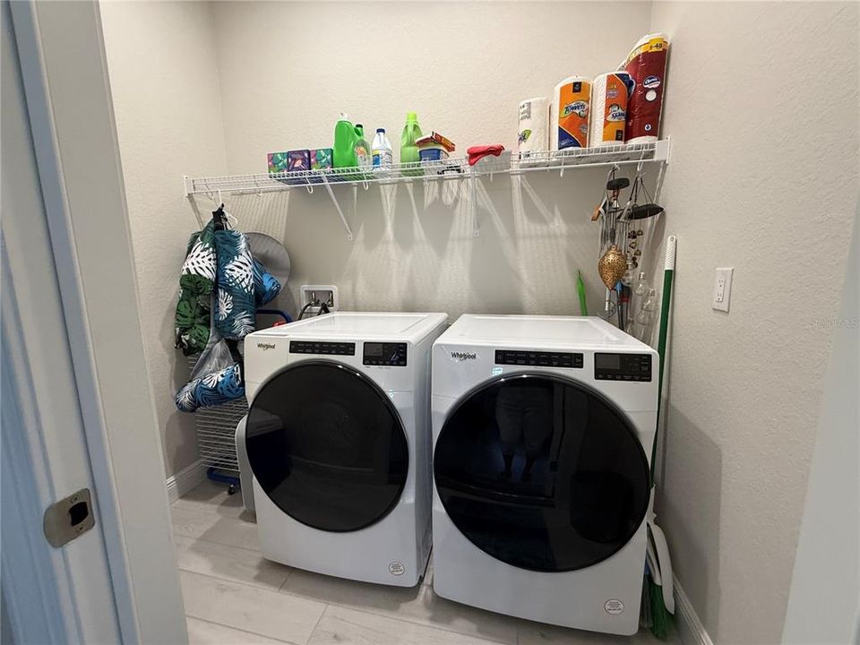 待售: $509,000 (2 贝兹, 1 浴室, 1595 平方英尺)