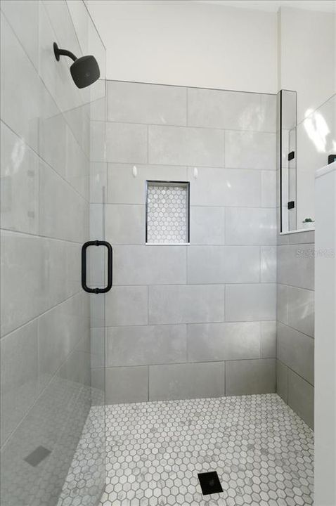 Active With Contract: $499,000 (2 beds, 1 baths, 1595 Square Feet)