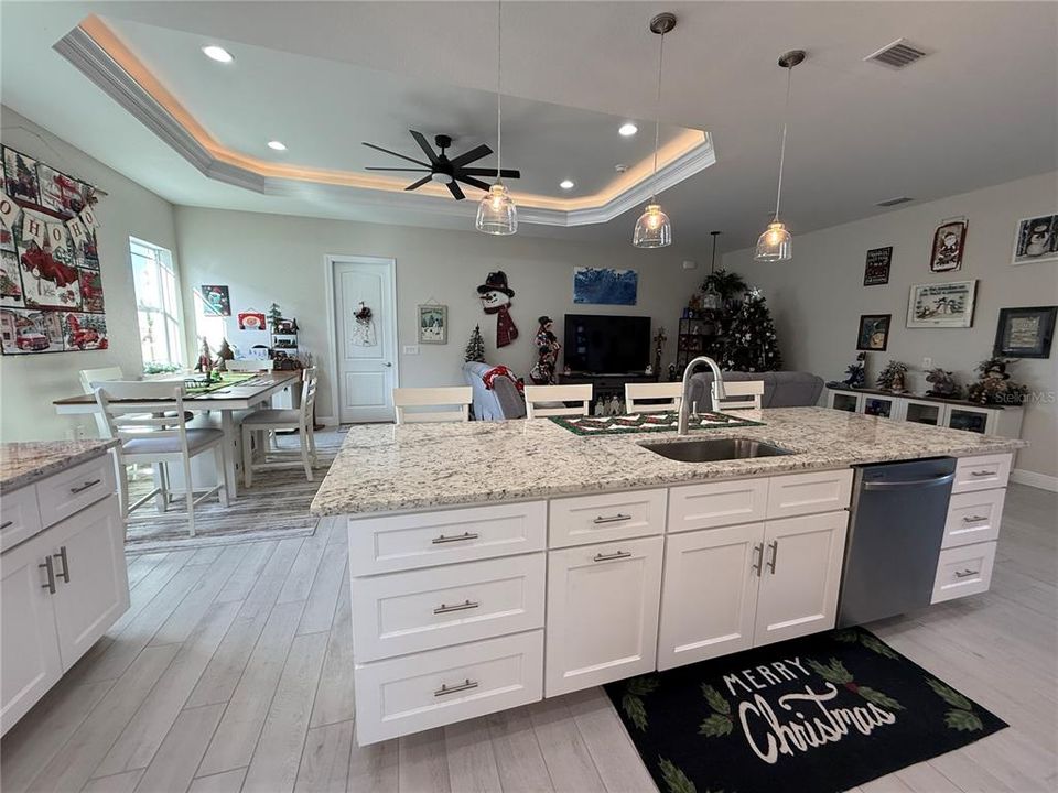 待售: $509,000 (2 贝兹, 1 浴室, 1595 平方英尺)