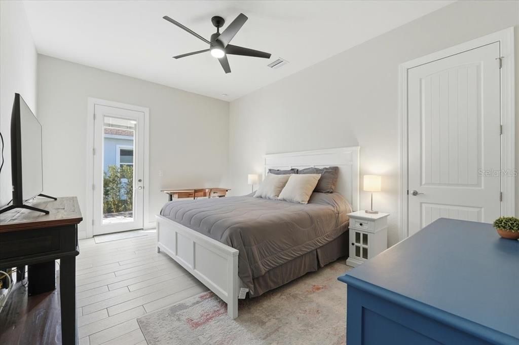 Active With Contract: $499,000 (2 beds, 1 baths, 1595 Square Feet)