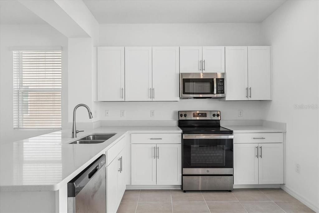 В аренду: $1,995 (2 спален, 2 ванн, 1235 Квадратных фут)