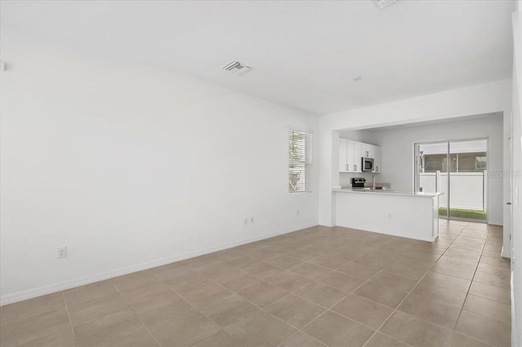 В аренду: $1,995 (2 спален, 2 ванн, 1235 Квадратных фут)