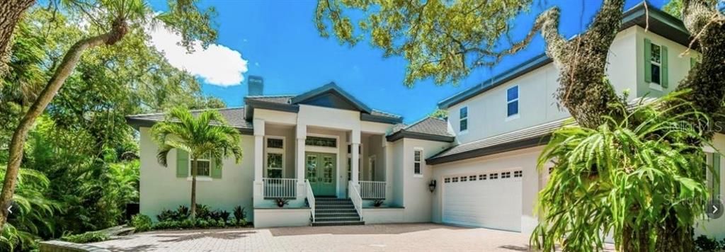 Recently Sold: $2,850,000 (4 beds, 3 baths, 3579 Square Feet)