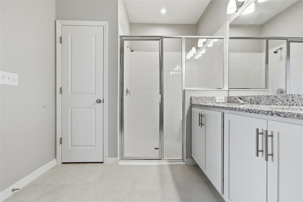 For Sale: $329,999 (4 beds, 2 baths, 1696 Square Feet)