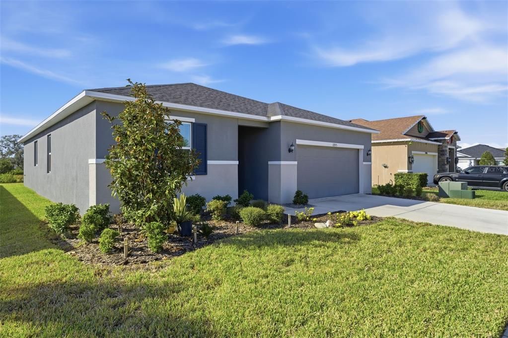 For Sale: $329,999 (4 beds, 2 baths, 1696 Square Feet)