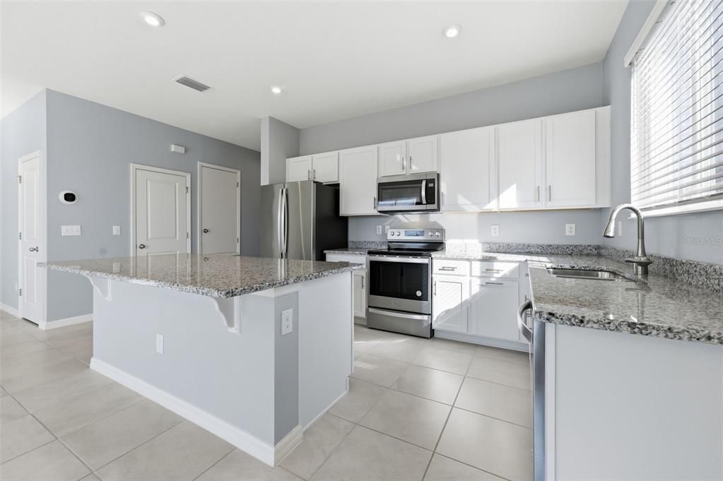 For Sale: $329,999 (4 beds, 2 baths, 1696 Square Feet)