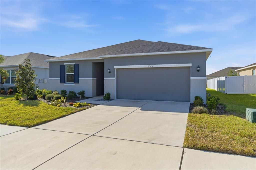 For Sale: $329,999 (4 beds, 2 baths, 1696 Square Feet)