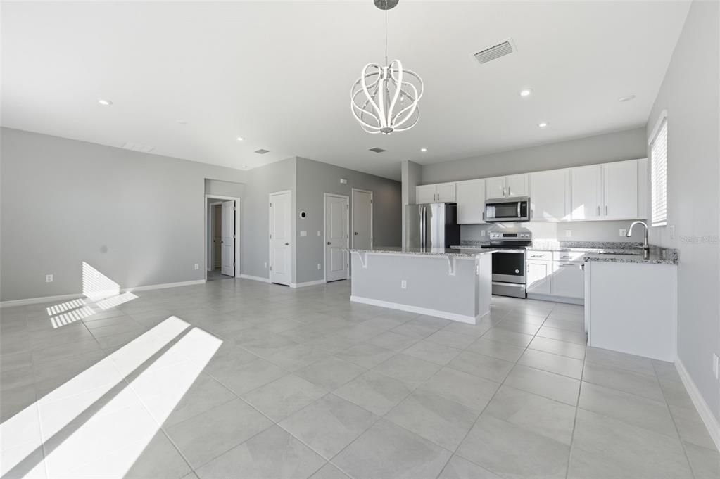 For Sale: $329,999 (4 beds, 2 baths, 1696 Square Feet)