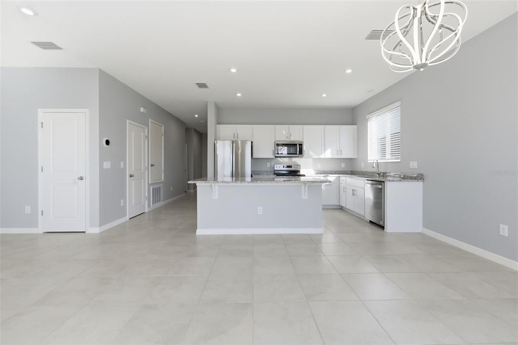 For Sale: $329,999 (4 beds, 2 baths, 1696 Square Feet)