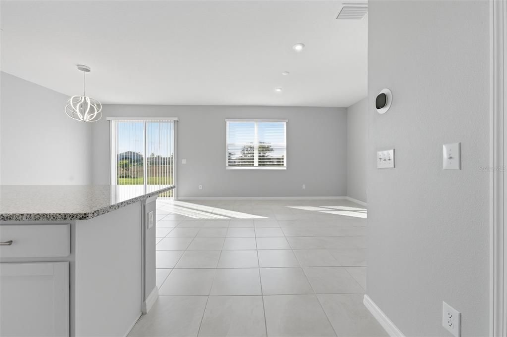 For Sale: $329,999 (4 beds, 2 baths, 1696 Square Feet)