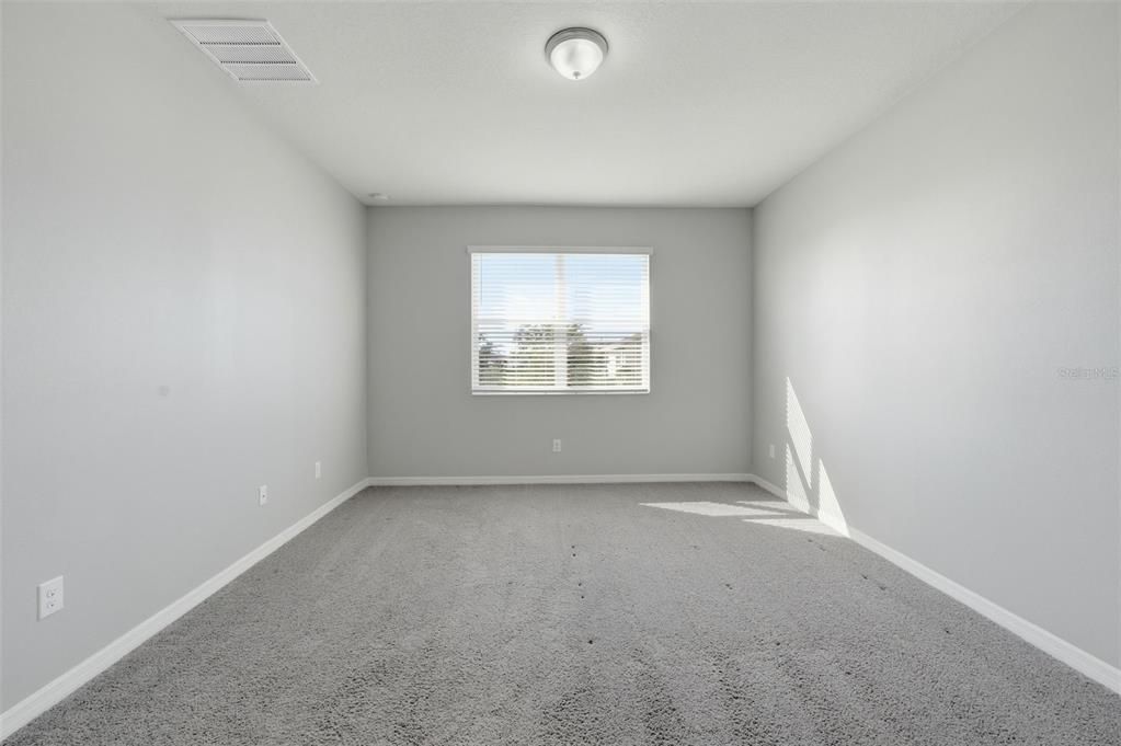 For Sale: $329,999 (4 beds, 2 baths, 1696 Square Feet)