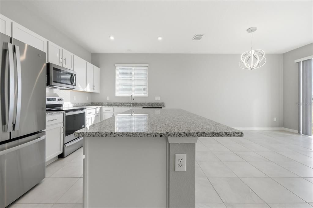 For Sale: $329,999 (4 beds, 2 baths, 1696 Square Feet)