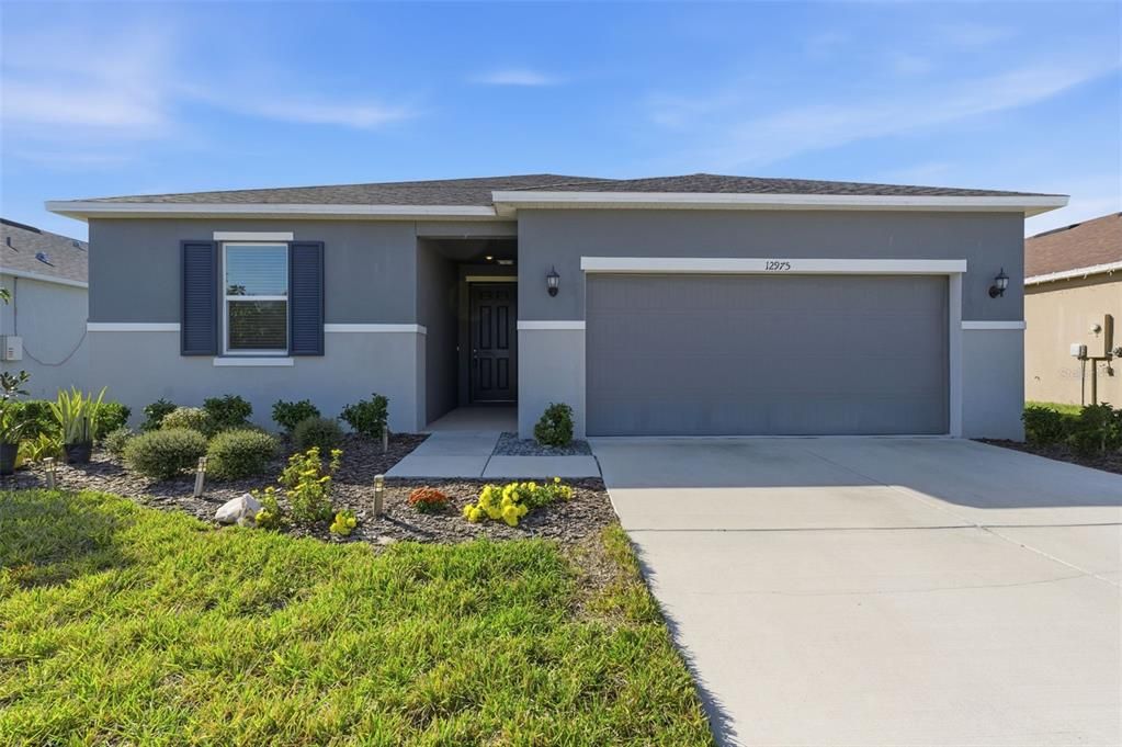 For Sale: $329,999 (4 beds, 2 baths, 1696 Square Feet)