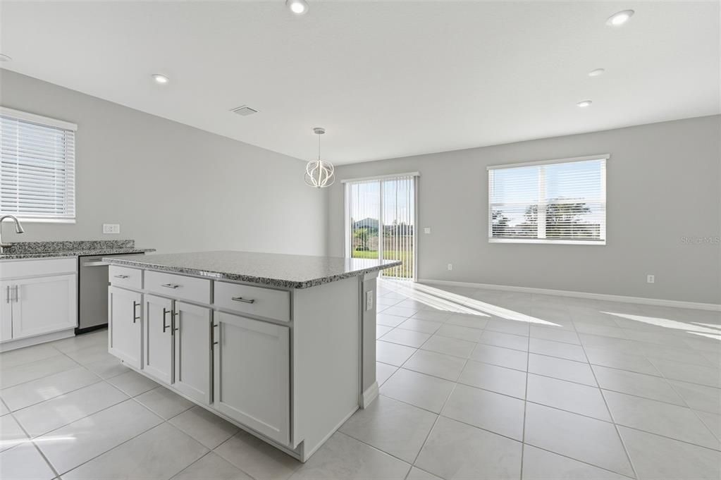 For Sale: $329,999 (4 beds, 2 baths, 1696 Square Feet)