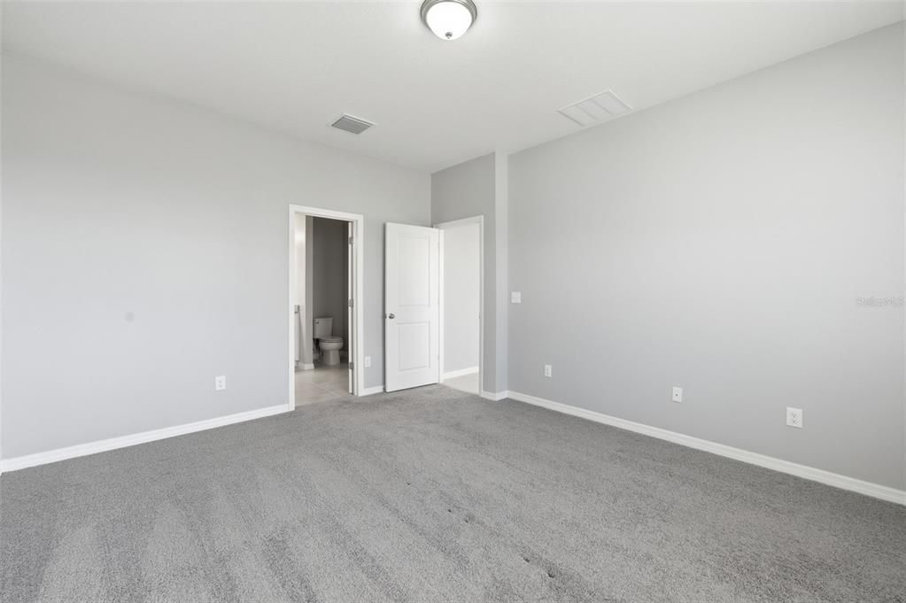 For Sale: $329,999 (4 beds, 2 baths, 1696 Square Feet)