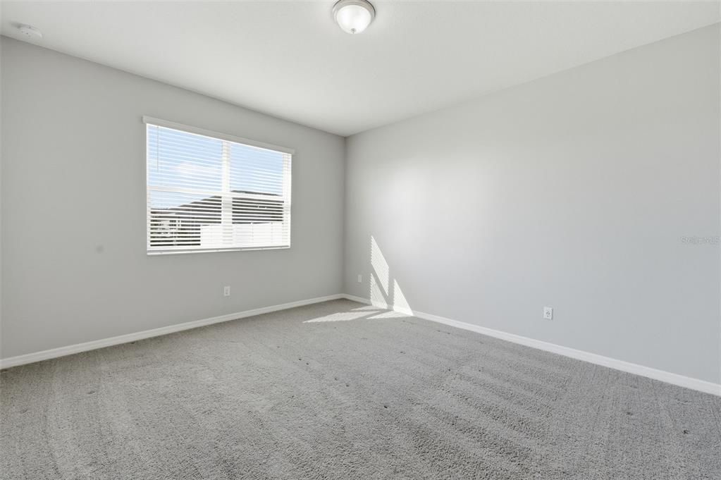 For Sale: $329,999 (4 beds, 2 baths, 1696 Square Feet)