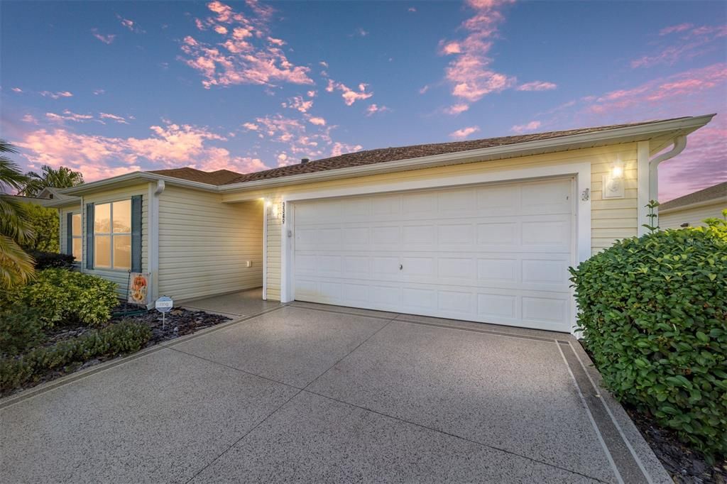 For Sale: $385,000 (3 beds, 2 baths, 1855 Square Feet)