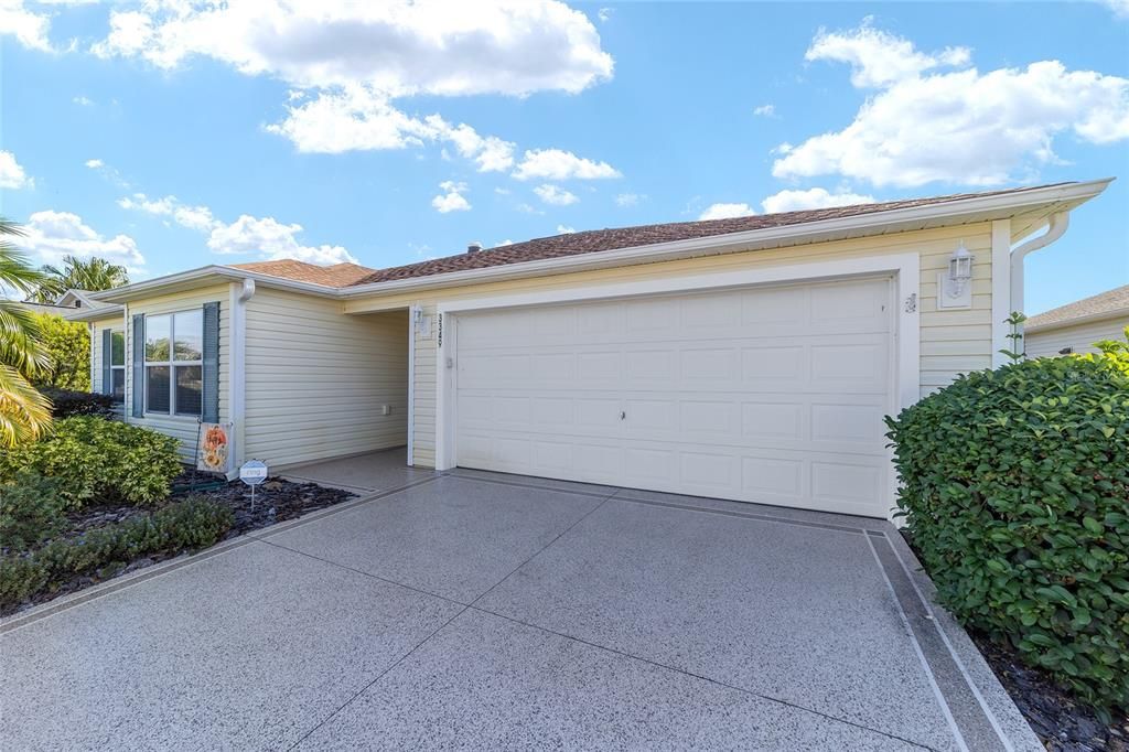 For Sale: $385,000 (3 beds, 2 baths, 1855 Square Feet)