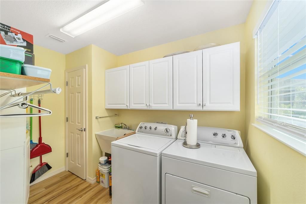 For Sale: $385,000 (3 beds, 2 baths, 1855 Square Feet)