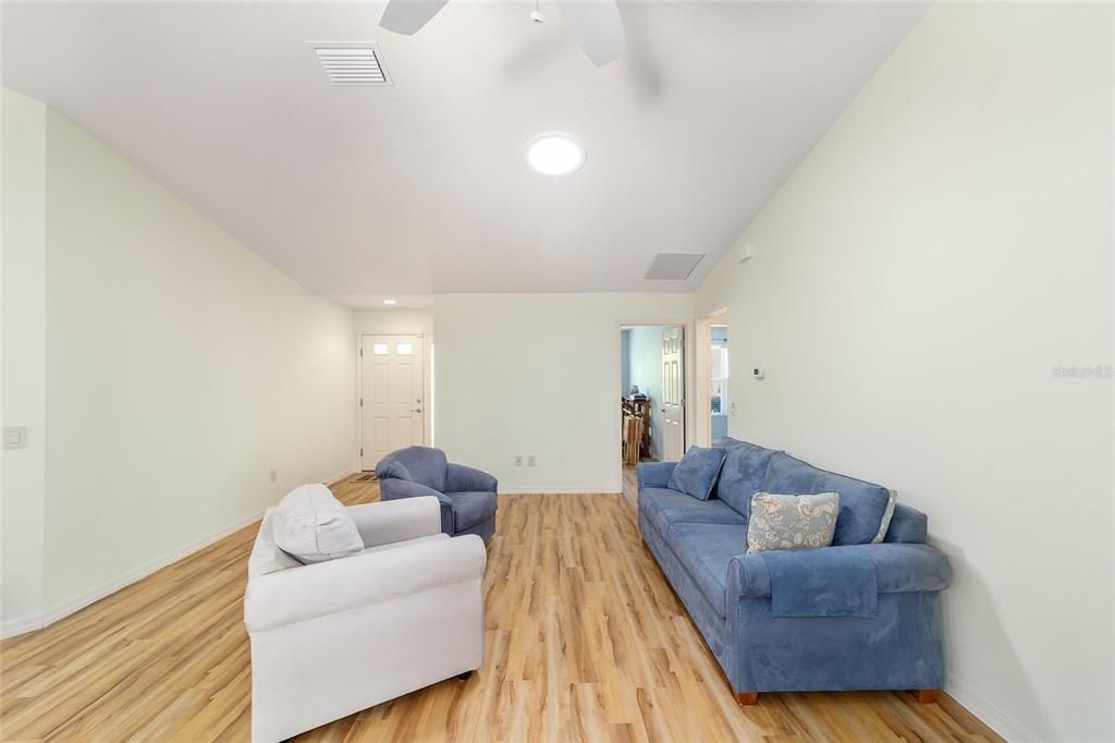 For Sale: $385,000 (3 beds, 2 baths, 1855 Square Feet)