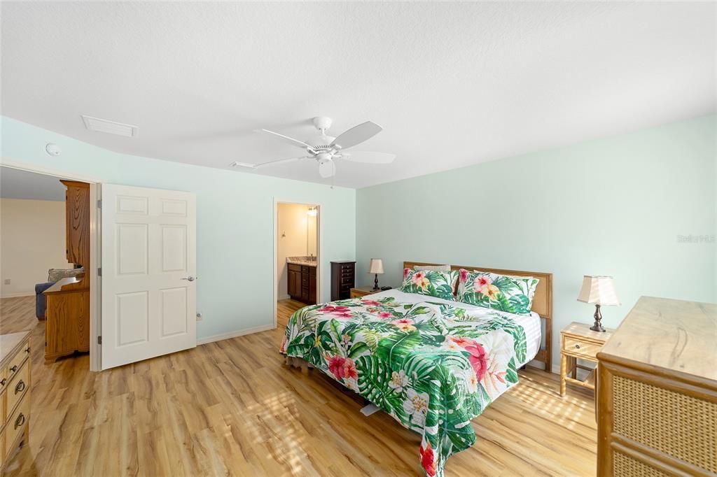 For Sale: $385,000 (3 beds, 2 baths, 1855 Square Feet)