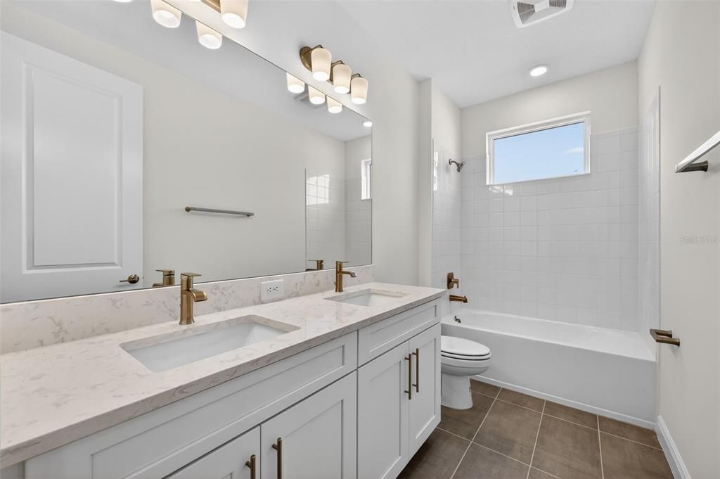 待售: $699,999 (3 贝兹, 2 浴室, 2809 平方英尺)