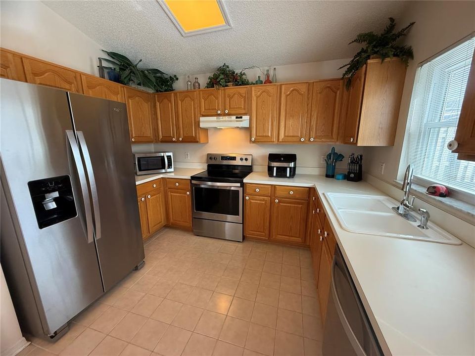 待售: $464,900 (3 贝兹, 2 浴室, 1676 平方英尺)