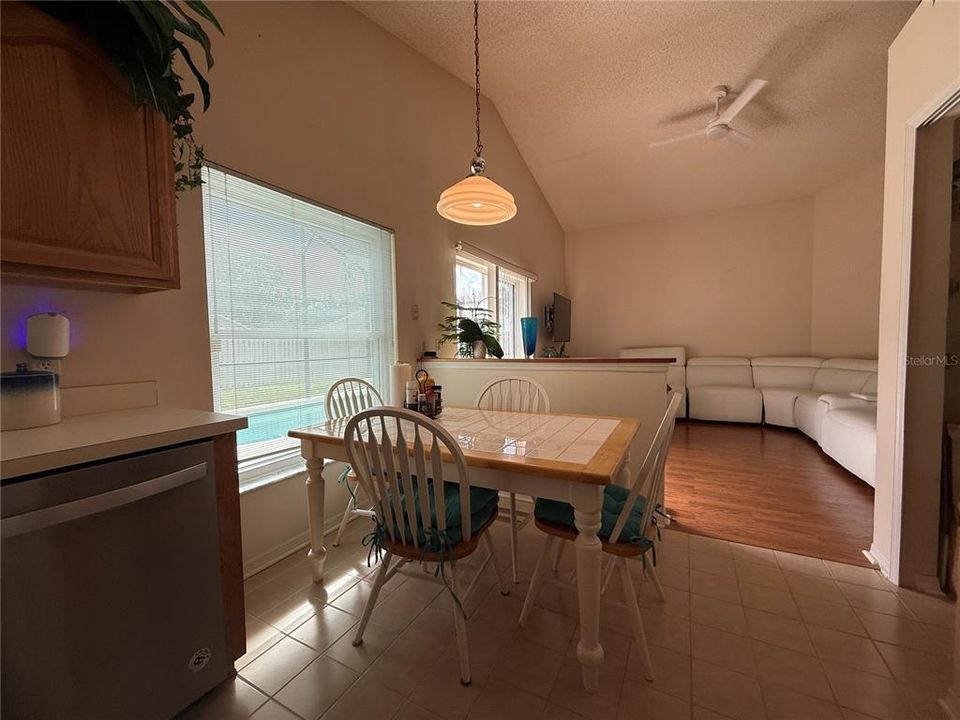 待售: $464,900 (3 贝兹, 2 浴室, 1676 平方英尺)