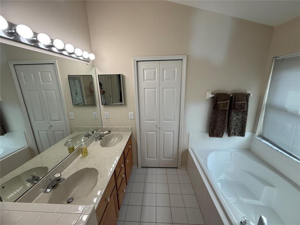 待售: $464,900 (3 贝兹, 2 浴室, 1676 平方英尺)